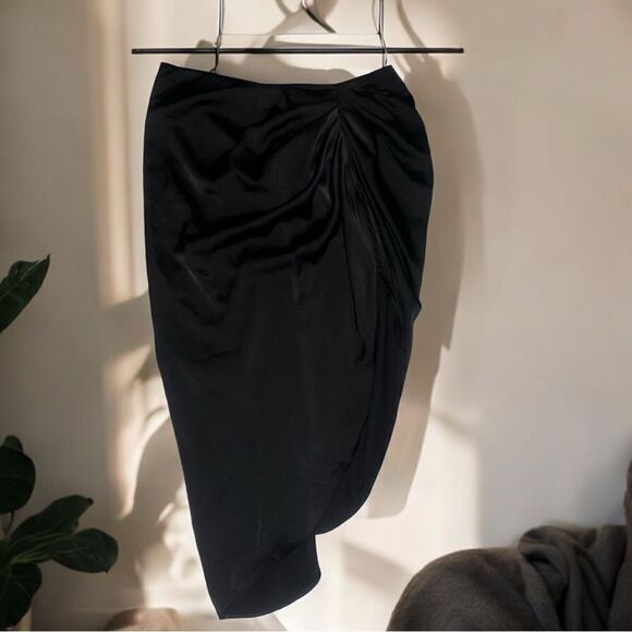 SHEIN Skirts l Black Satiny Hi-Lo Skirt l Zip Back l Side Slit l 2X l EUC - Picture 3 of 9